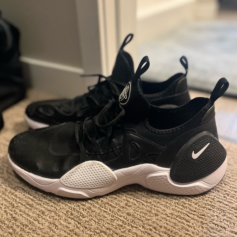Brand New Mens 14 Nike Sneaker